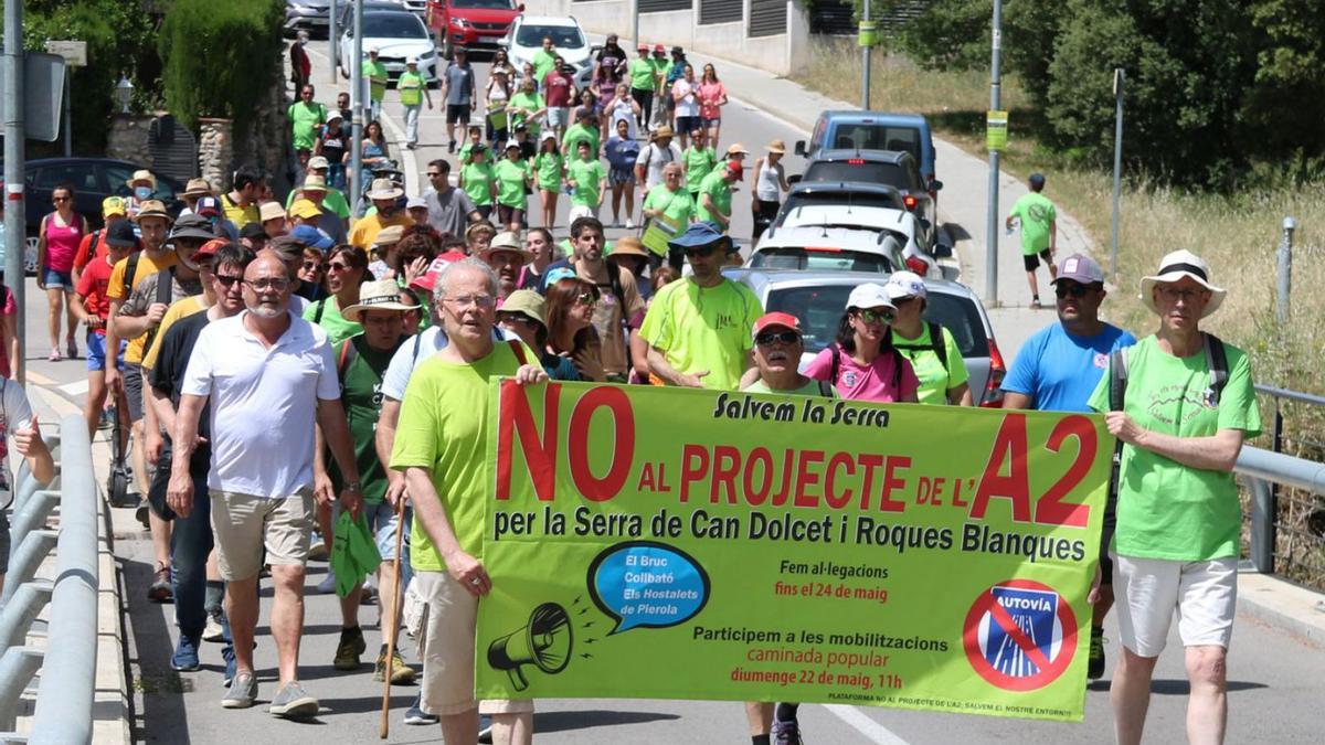Caminada popular a Collbató contra el projecte de la variant de l’A-2 entre Martorell i Igualada  | ACN
