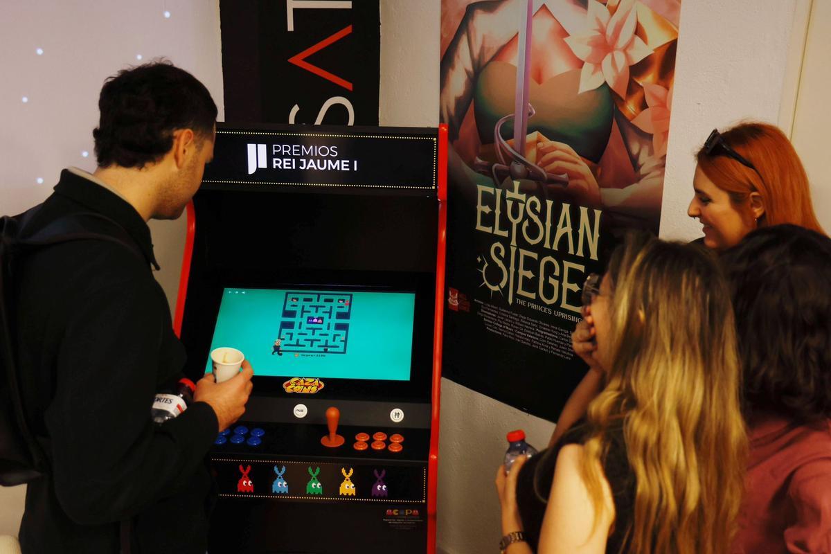 El juego CazaCoins de los Premios Jaume I