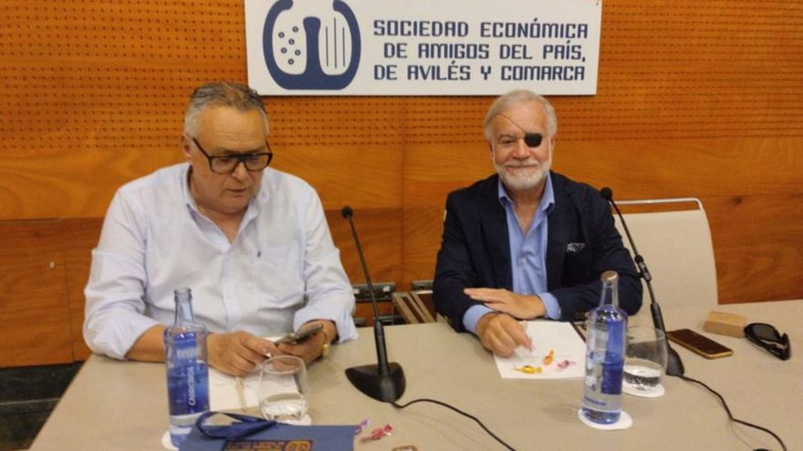 Por la izquierda, Juan García y José Javier Esparza. | LNE