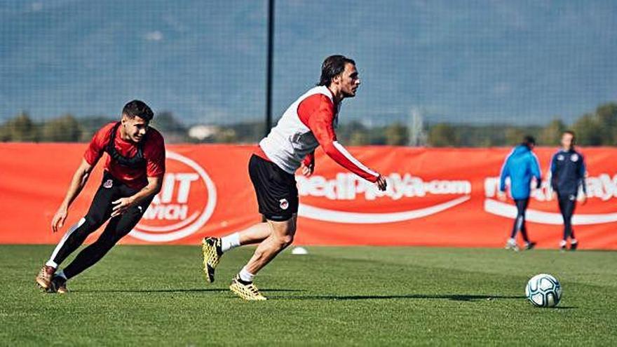 Ignasi Miquel exercitant-se ahir a La Vinya.