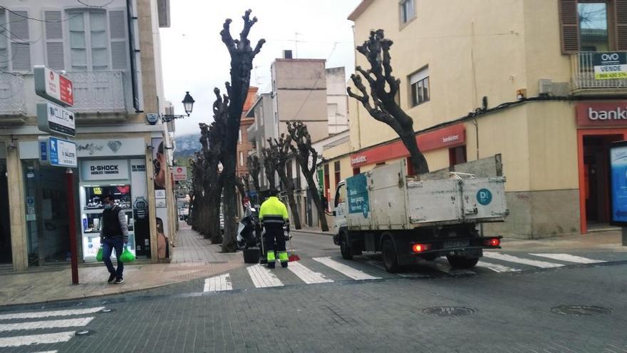 Denunciado en Dénia por salir a la calle a dar una vuelta y ver a un amigo