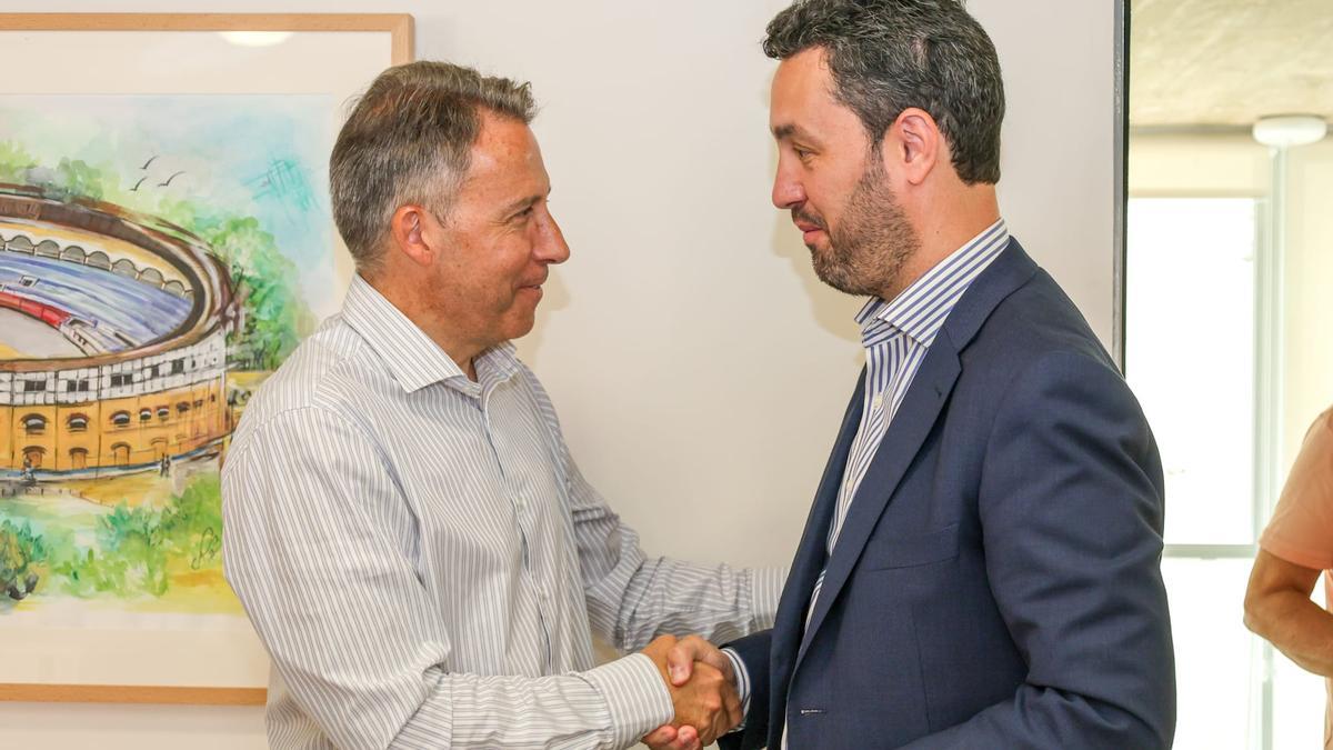 Echeveste junto al alcalde de Lorca, Fulgencio Gil.