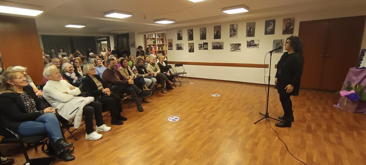 Monólogo de Anabel Budiño en la Festa da Muller de Moaña.