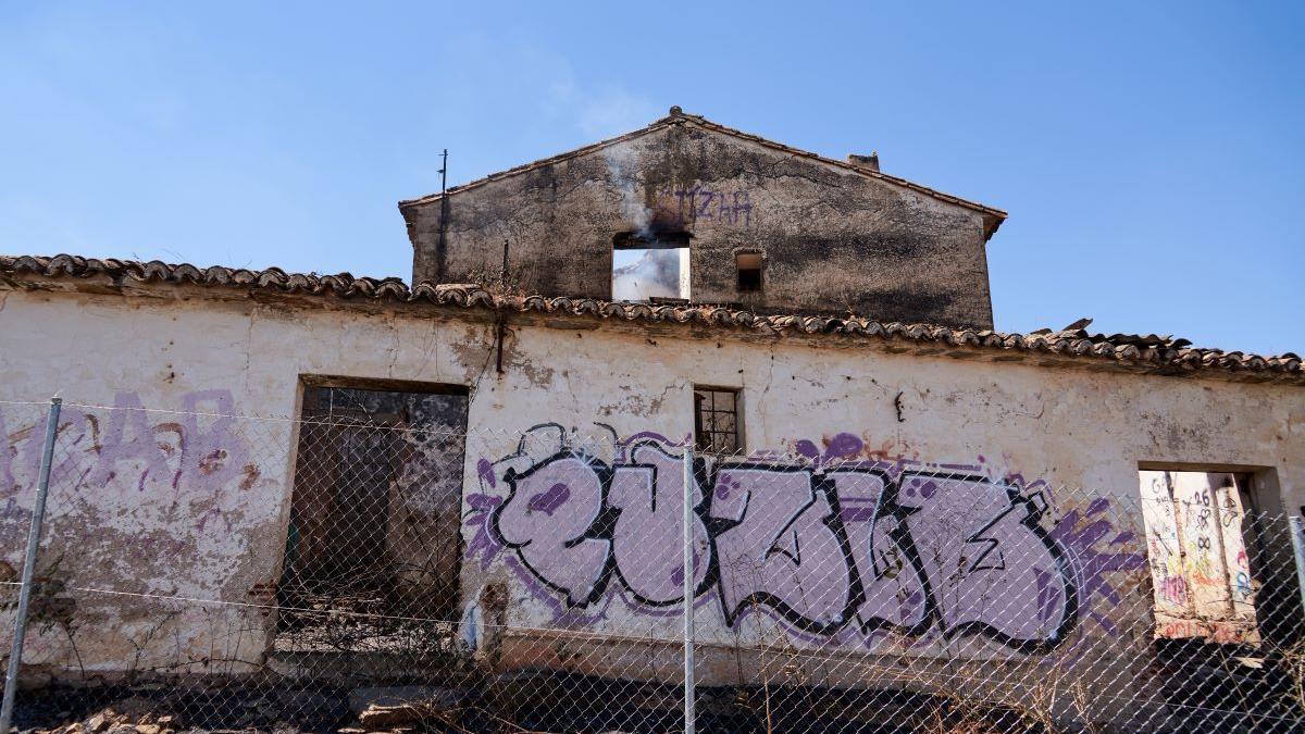 Imagen del Pozo de las Nieves, en estado deleznable.