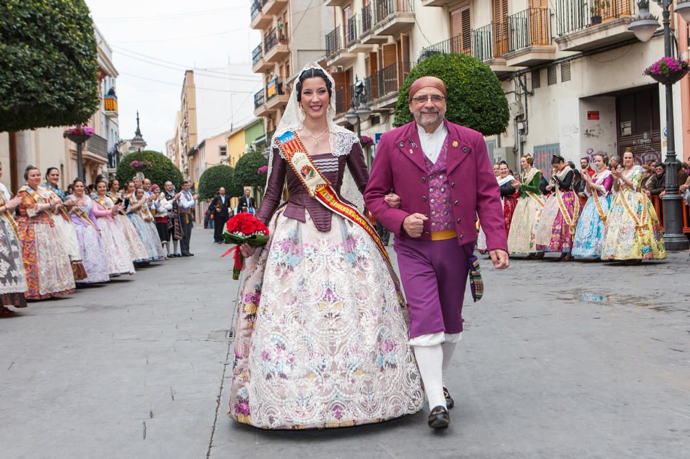 Las fallas de Mislata rinden homenaje a Nuestra Señora de los Ángeles