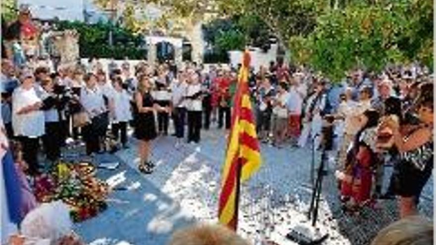 Càntics, gegants i sardanes a Llançà amb motiu de la Diada