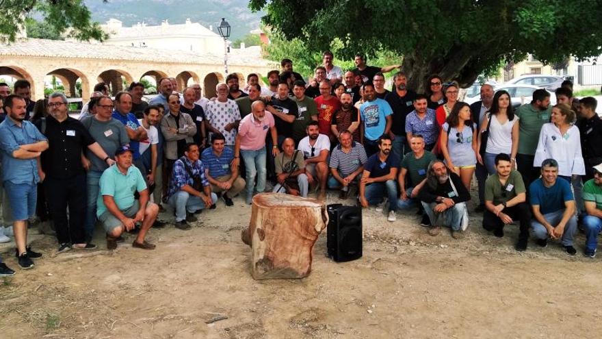 El colectivo «El Garrofer» ya reúne a un centenar de restauradores y productores.