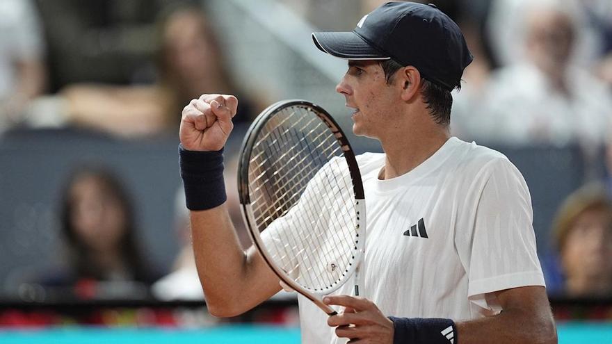 Jódar triunfa en el debut de Roland Garros en París