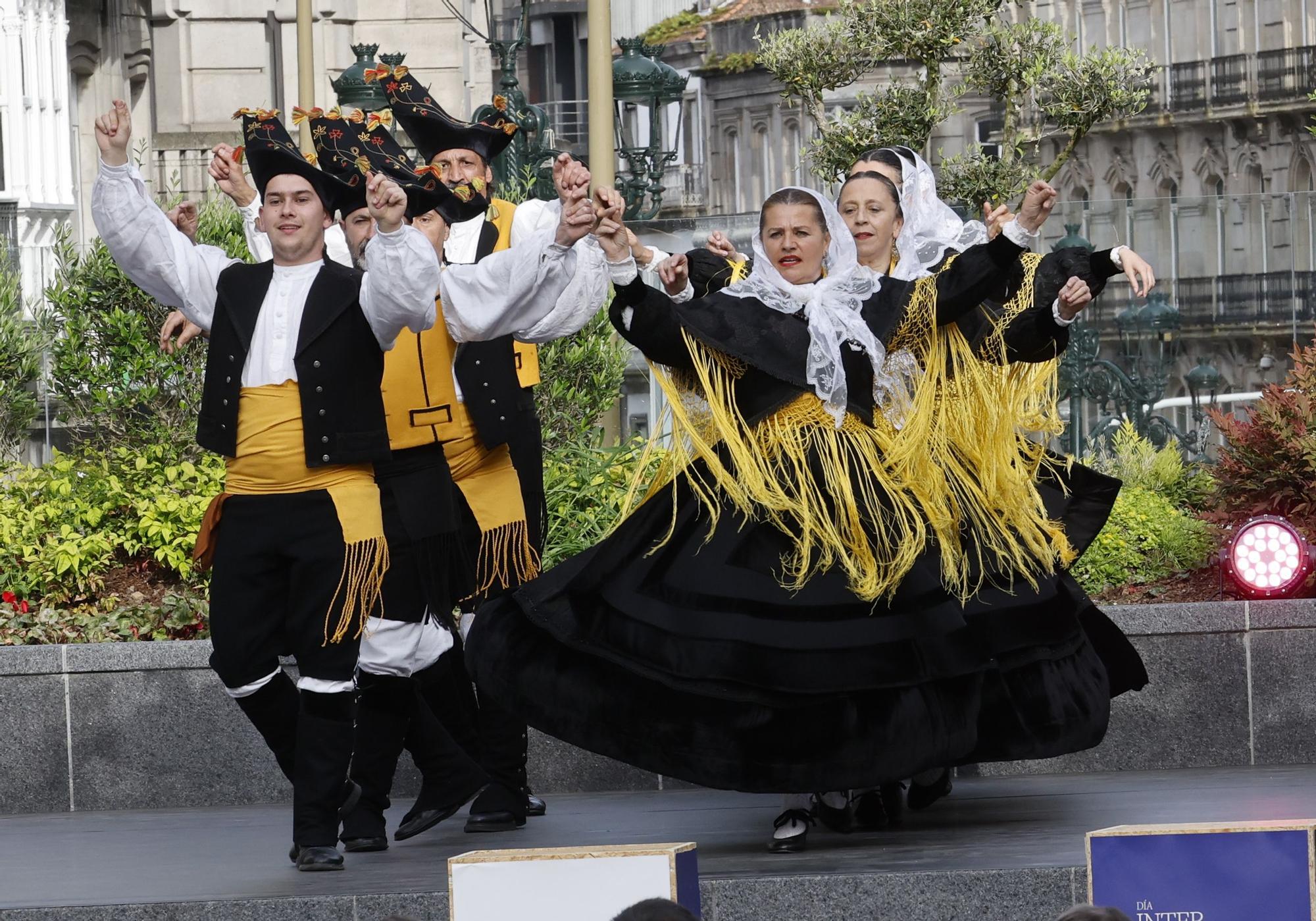 La ciudad se entrega a la música y la danza