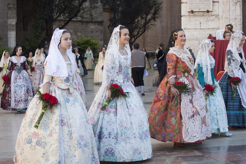 Comisiones falleras que han desfilado hasta las 18:00 horas.