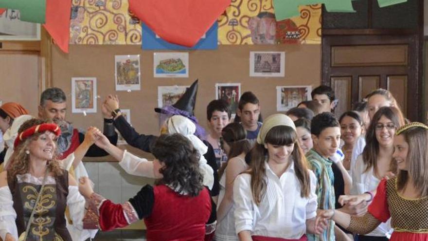 El IES Fuentesaúco cierra el curso con una fiesta medieval