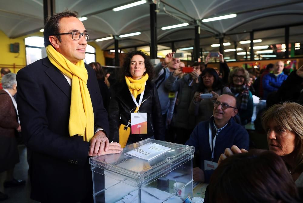 Ciudadanos depositan su voto