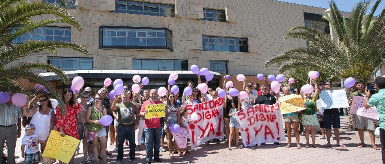 Los pacientes y enfermos de cáncer se movilizan cada día para exigir un servicio de Oncología de calidad.