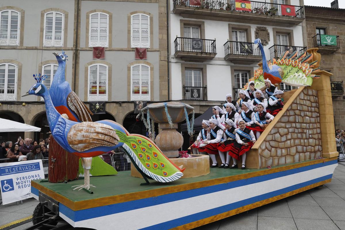 EN IMÁGENES: El desfile de carrozas del Bollo en Avilés