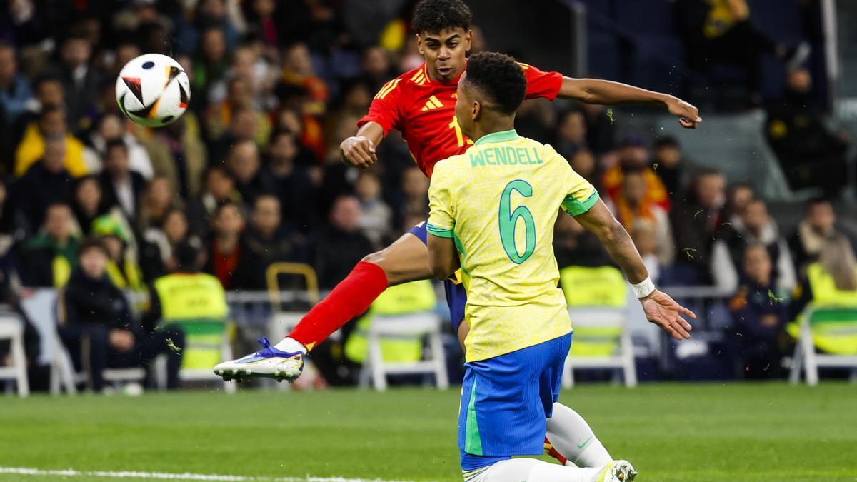 El duelo de ‘meninos’ encendió el Bernabéu en una noche gélida