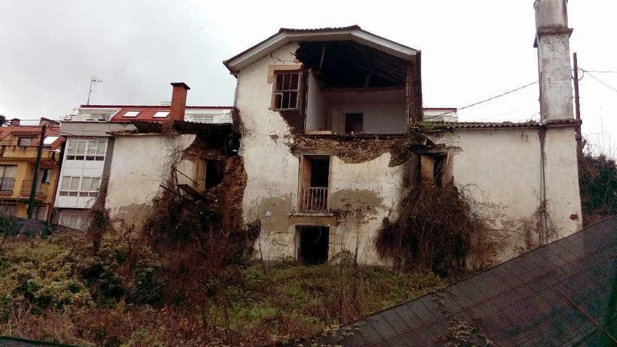 La conocida como Casa do Escudo, en Sadadarriba.