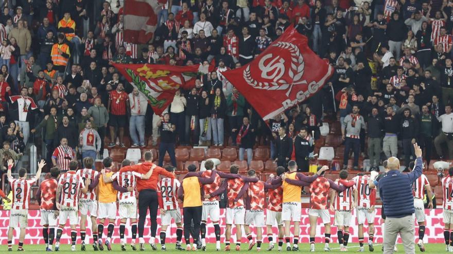 El Molinón se abona a los extremos: así se vivió el ambiente en la victoria del Sporting ante el Albacete