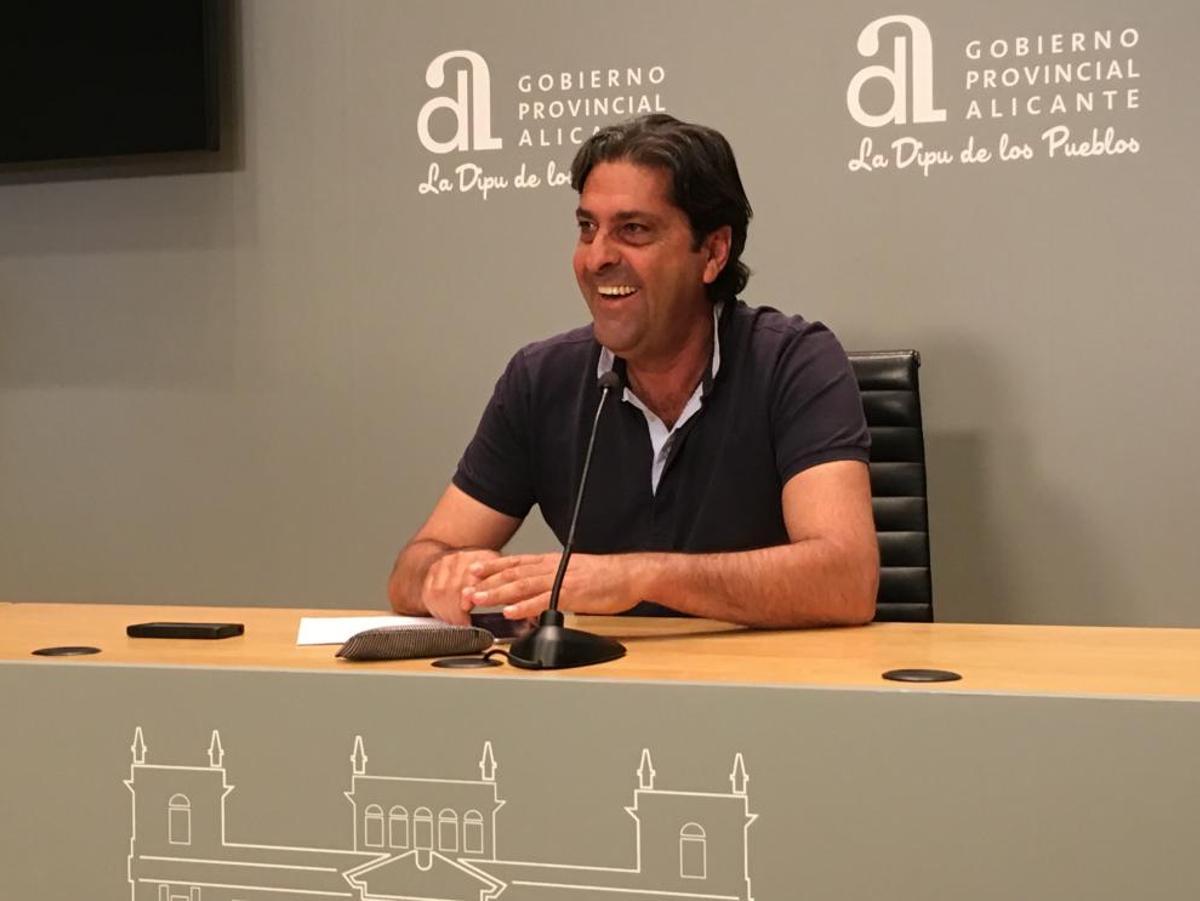 Fernando Sepulcre, sonriente hoy al anunciar su salida de Ciudadanos