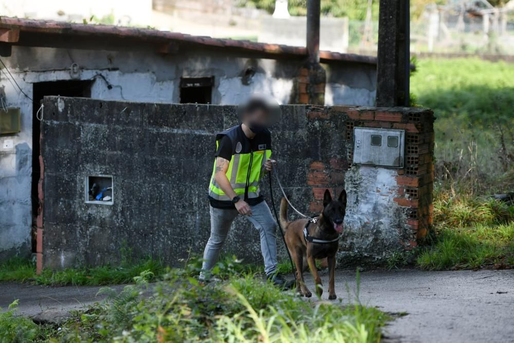 La operación policial contra en narcotráfico en barrios de Poio. // Gustavo Santos