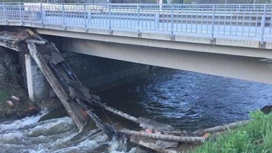 La canonada ensorrada al pont d&#039;accés a Llívia des de Gorguja