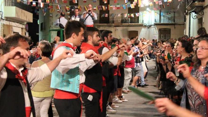 La plaza de l&#039;Omet volverá a llenarse de bailadores