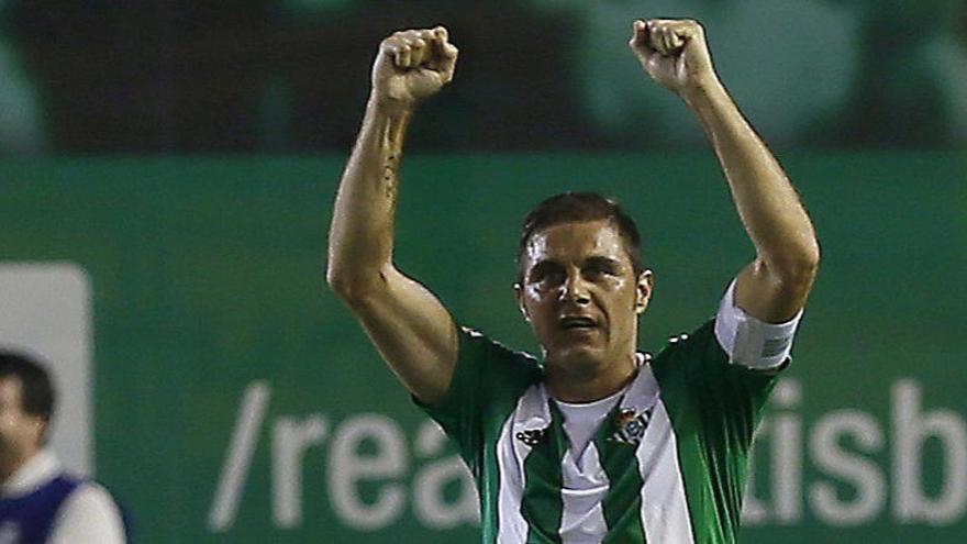 Joaquín celebra su gol al Málaga.