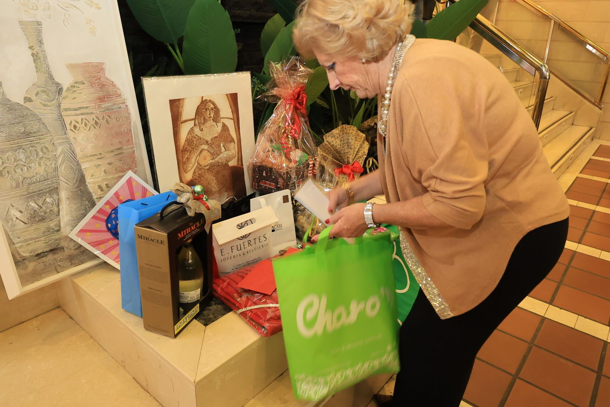 La AECC rinde homenaje al voluntariado en su tradicional cena solidaria
