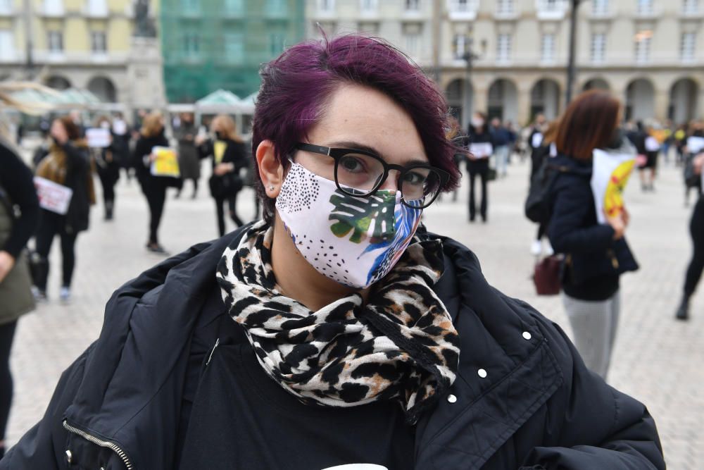 Centros de peluquería y estética de A Coruña convocan una jornada de cierre coordinado con otros negocios del estado, con el fin de reclamar ayudas para el sector, así como la rebaja del IVA del 21%.