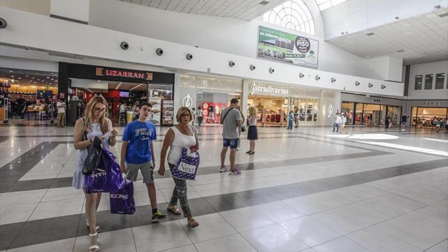 Cáceres aprueba modificar el plan municipal para dar nuevos usos a los centros comerciales