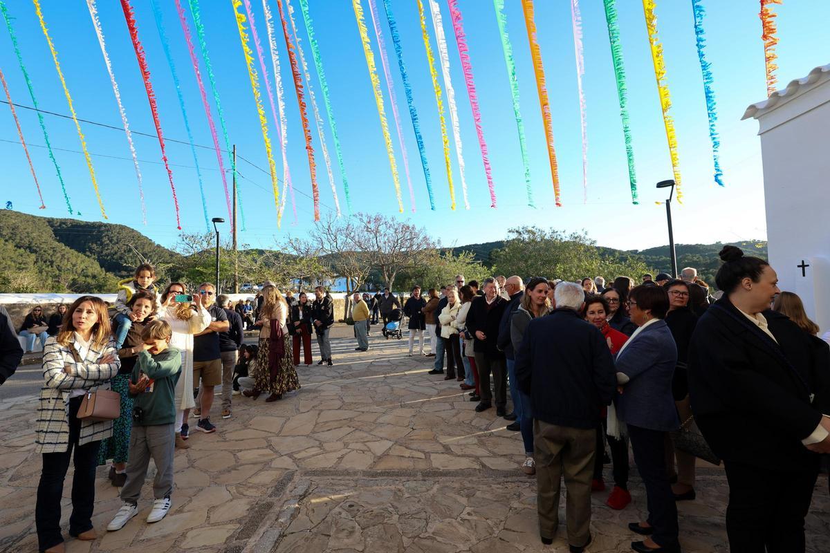 Descubre las mejores imágenes de las fiestas patronales de la Cala Sant Vicent