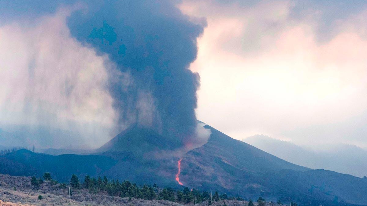 Vista general del volcán de Cumbre Vieja, en La Palma, el 10 de octubre