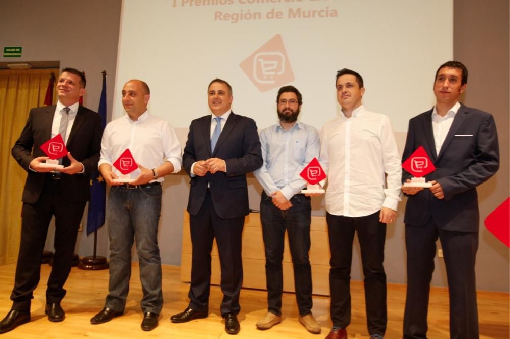 Entregan los premios Cecarm de comercio electrónico