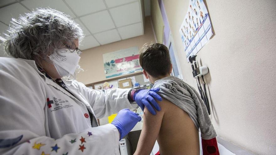 La Conselleria de Sanidad vacunará gratuitamente a todos los hombres de 21 años del virus del papiloma humano