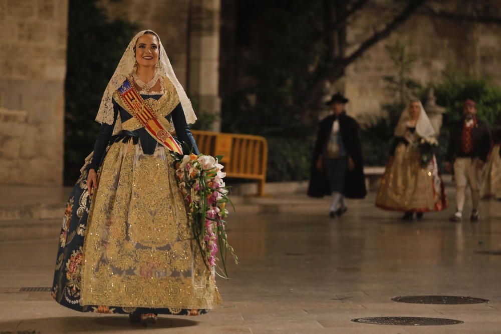 Marina Civera en la Ofrenda de las Fallas 2019.