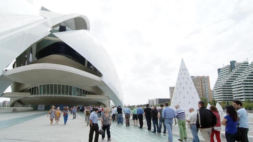 La inversión en Les Arts se descongela pero sigue lejos de la del Teatro Real y el Liceu