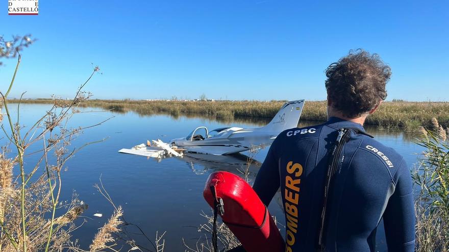 Los bomberos de Castellón despiden el 2022 rescatando al piloto de una avioneta
