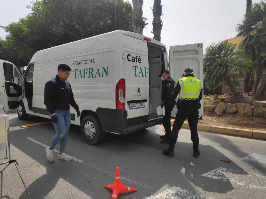 La Policía Local de Torrevieja impone cien multas por incumplir la curentena