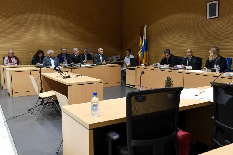 GRAN CANARIA 22-10-2018  LAS PALMAS DE GRAN CANARIA.  Juicio por el caso Palmera. Inicio del juicio por el caso Palmar por presunta prevaricación administrativa.  FOTOS: JUAN CASTRO  | 22/10/2018 | Fotógrafo: Juan Carlos Castro