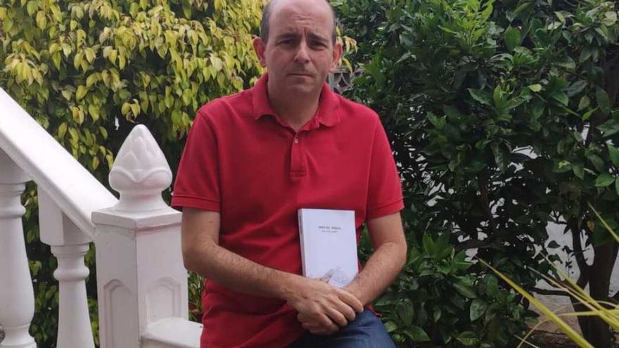 Juan Ruiz Correa presenta en el Hotel Colón Rambla su novela ‘Mentira robada’