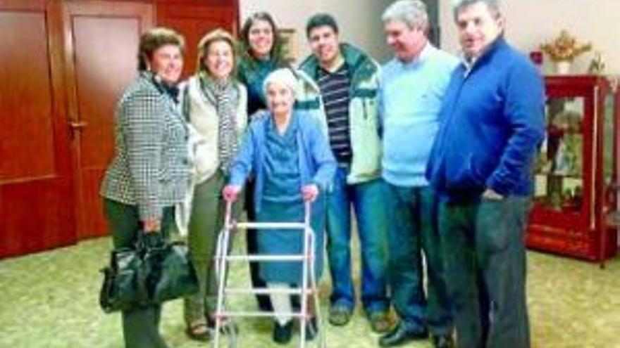 La abuela más viajera de Aldeanueva cumple los 100