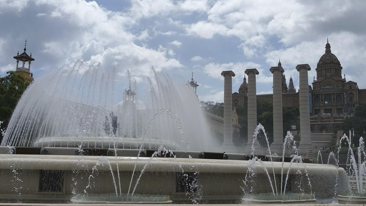 La Font Màgica de Montjuïc resucita con unas pruebas de funcionamiento