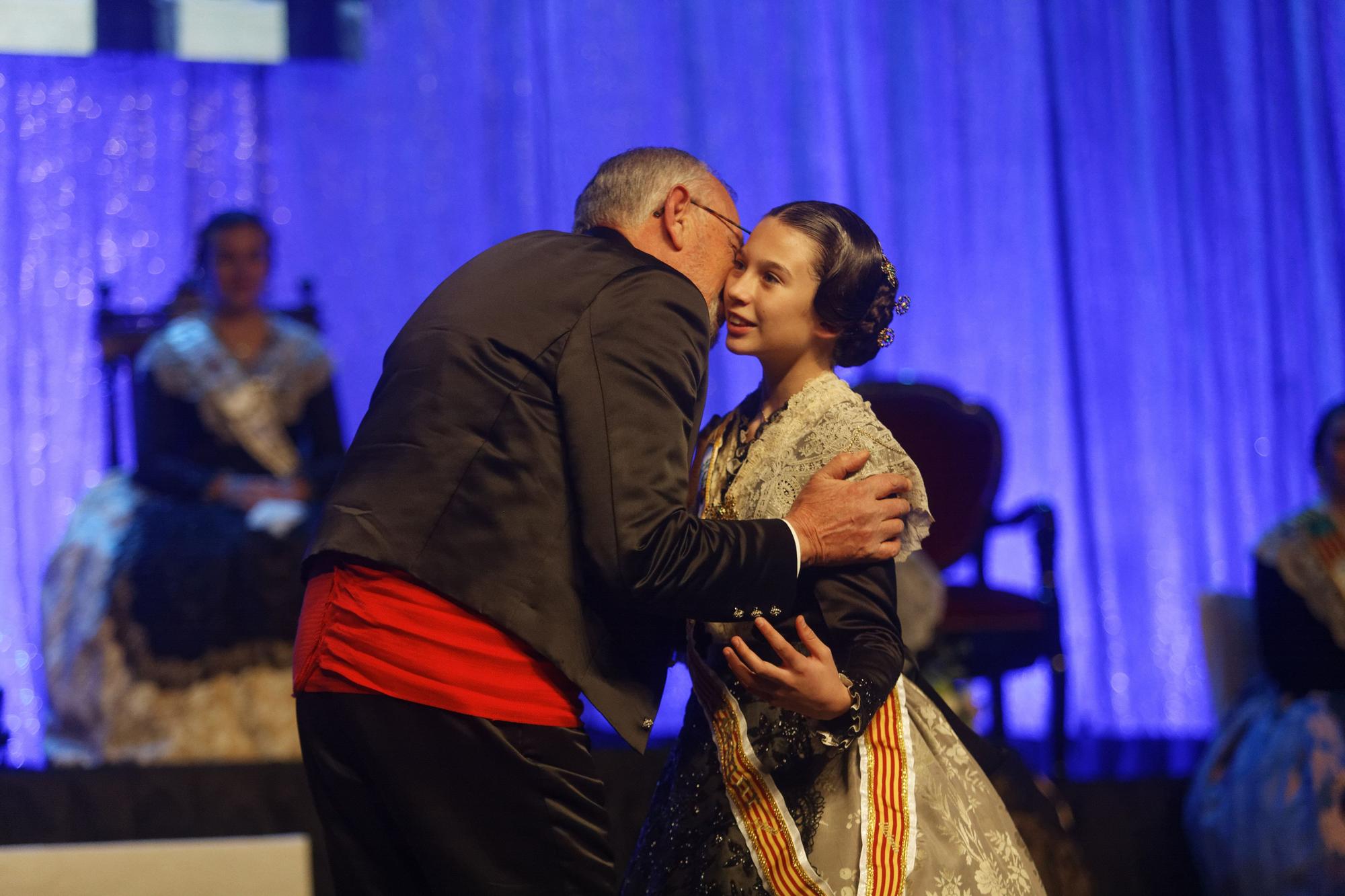 Diana y Lidón suben al trono de Brancal de la Ciutat al son de música y tradición