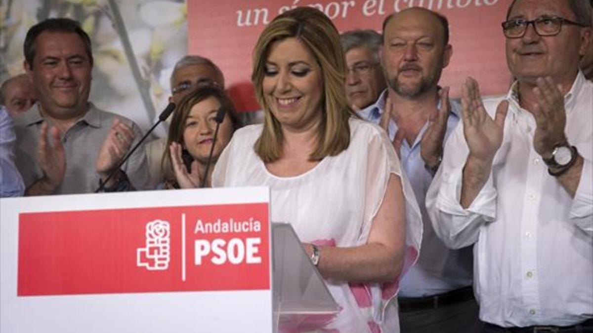 La presidenta andaluza, Susana Díaz, anoche, durante su comparecencia en la sede del partido en Sevilla.