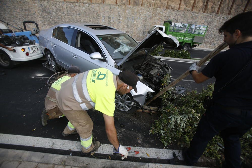 Accidente de tráfico en la avenida de Villajoyosa de Alicante