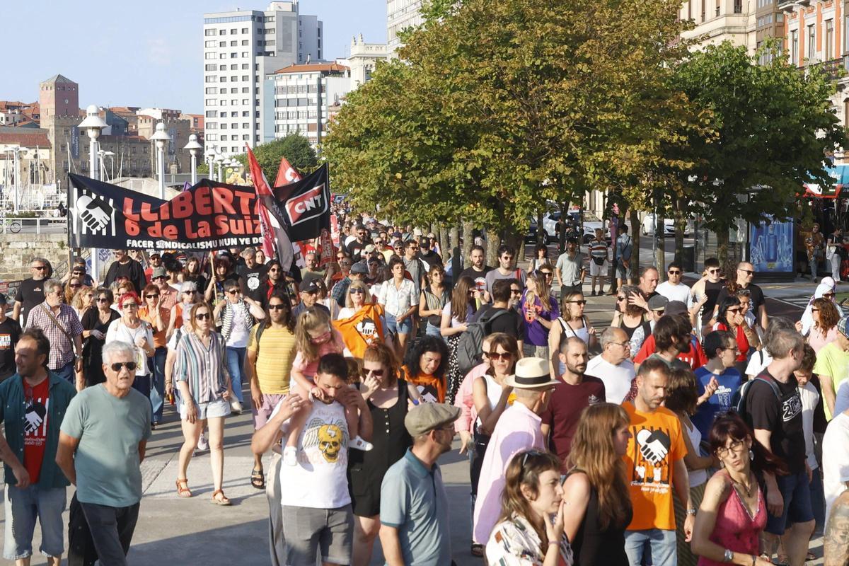 Protesta en Gijón, el año pasado, contra la entrada en prisión de los seis de la Suiza.