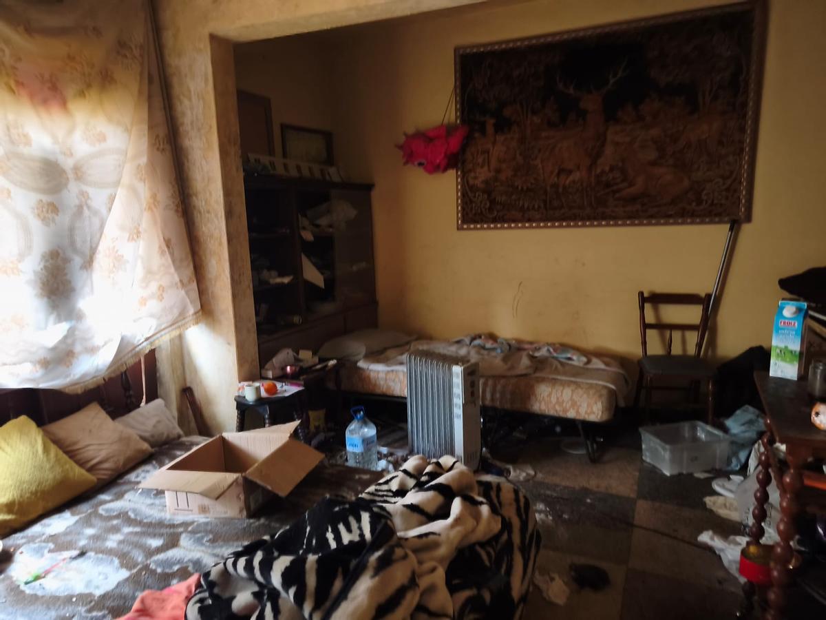 La casa de María en Moaña tras mes y medio de okupación