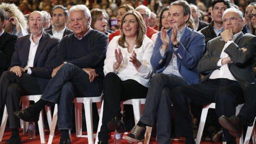 Susana Díaz va tenir el suport d&#039;Alfredo Pérez Rubalcaba, Felipe González, José Luis Zapatero i Alfonso Guerra