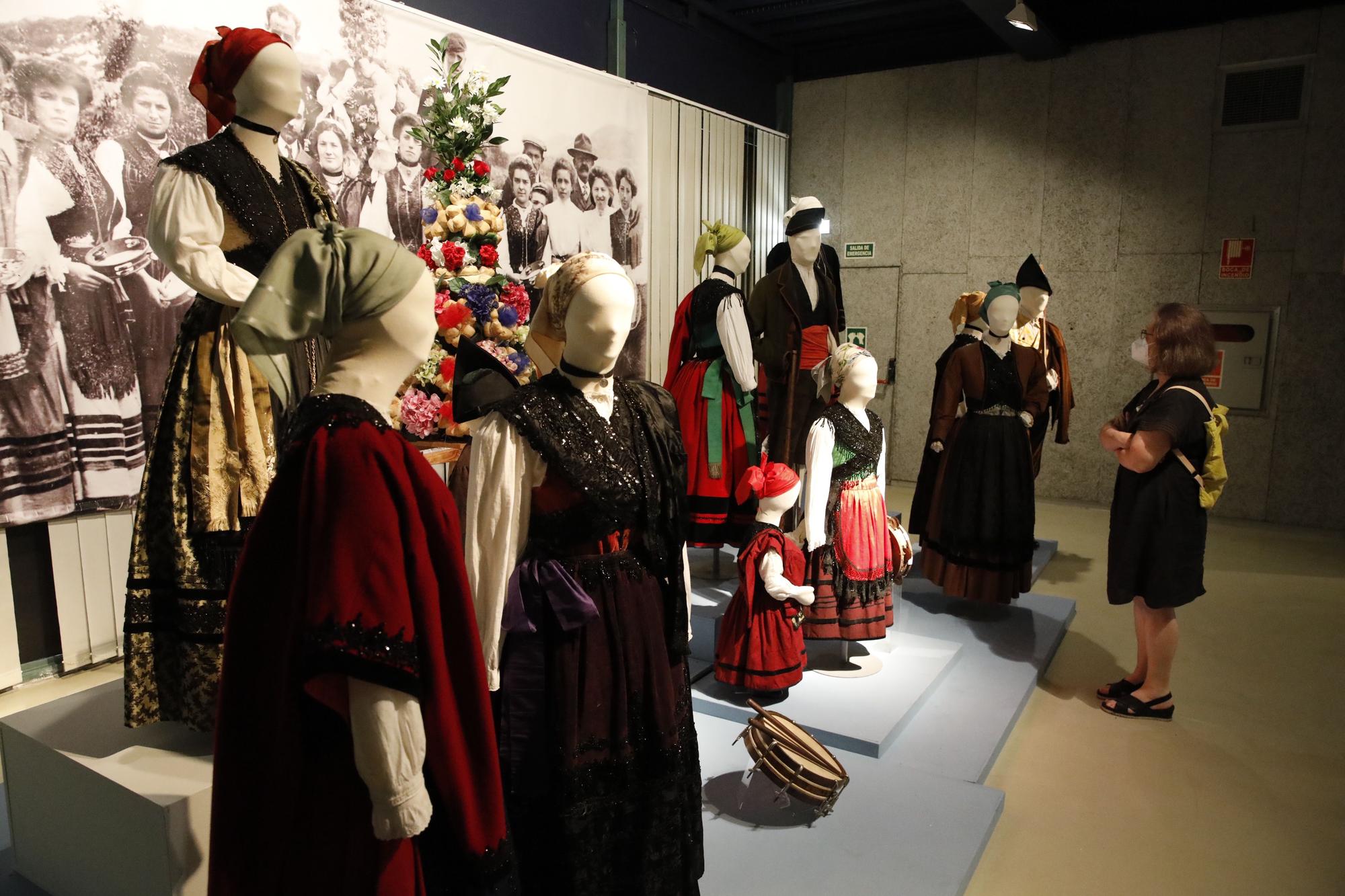 La historia de los trajes de asturianos en Llanes