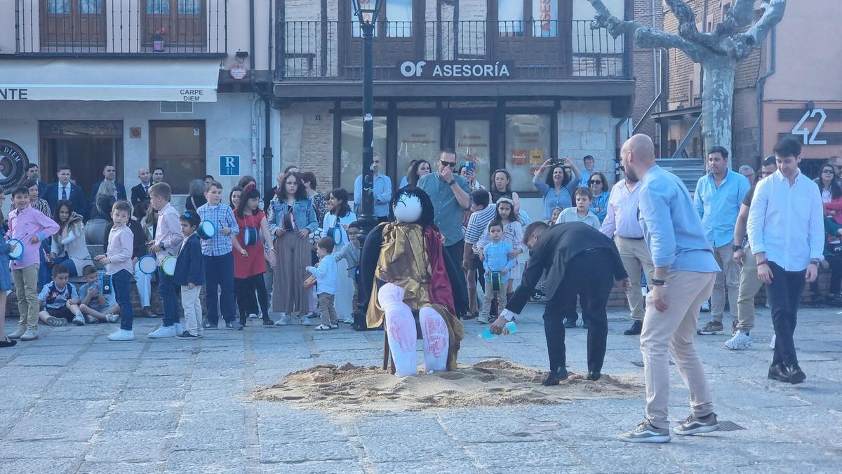 GALERÍA | Toro despide la Semana Santa con la "Quema del Judas" GALERÍA | Toro despide la Semana Santa con la "Quema del Judas"