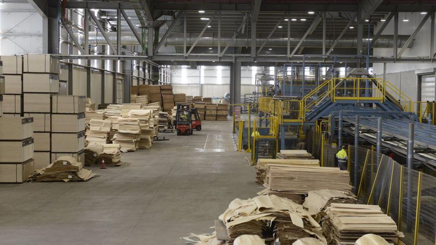 Losán invierte 3 millones para ampliar la fábrica de tableros de Villabrázaro